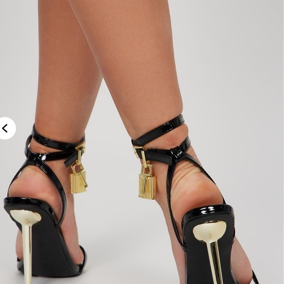 Elegant Black lock Heels - Picture 3 of 3